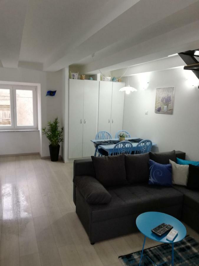 Apartment Vrbenka Vrbnik Buitenkant foto
